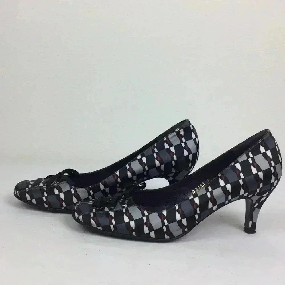 SIMO JOURDAN by Monique Heels Size 6.5M